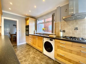 Kitchen- click for photo gallery